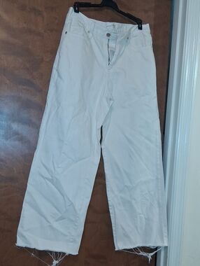 Universal Thread Wide Leg Jeans in Off-White